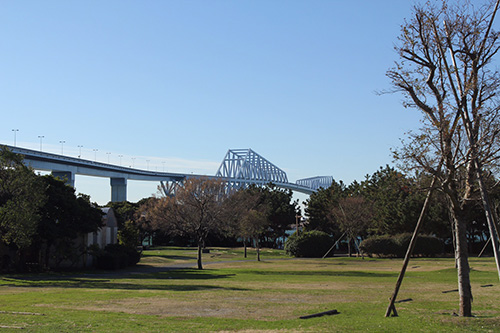 若洲公園から、東京ゲートブリッジを望む